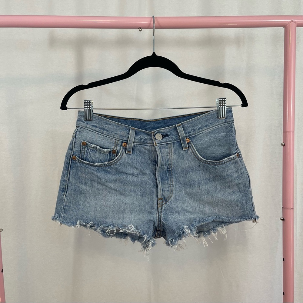 Levi’s 501 Distressed Button Fly Denim Shorts size 26